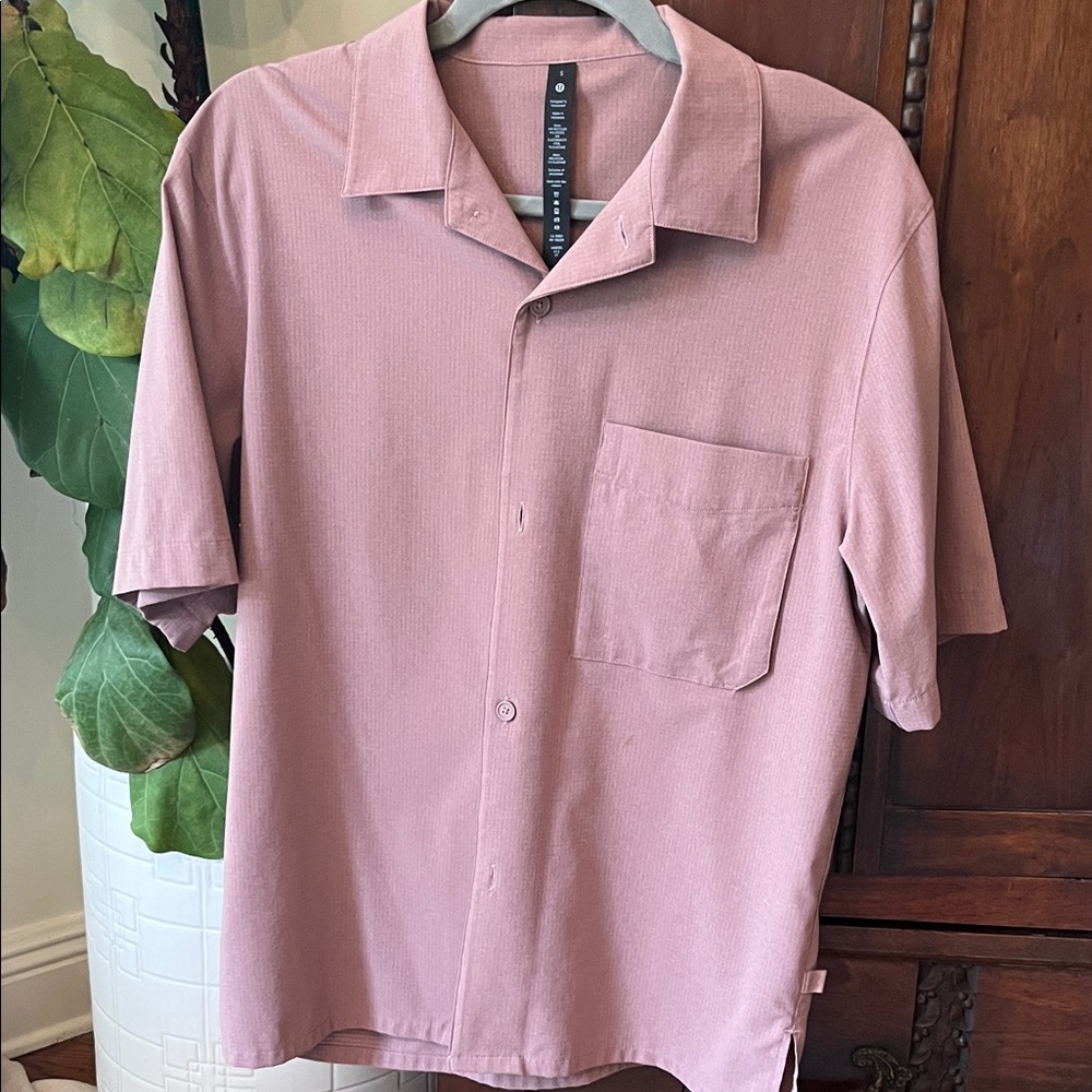 Lululemon light weight short sleeve button up
